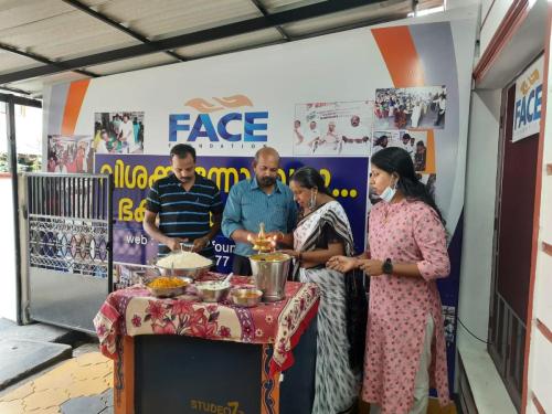 Face-Foundation-24